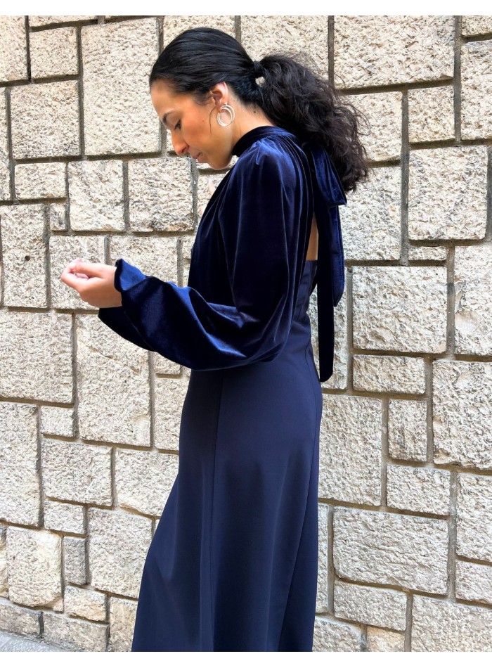 Robe midi bleu marine avec encolure sans...