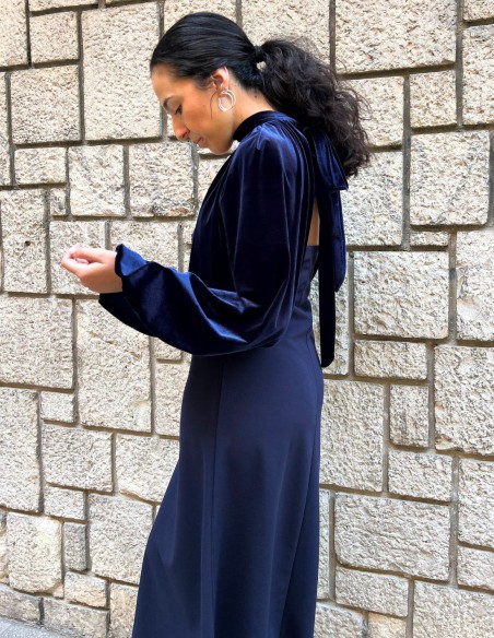Navy blue midi dress with strapless neckline and velvet sleeves