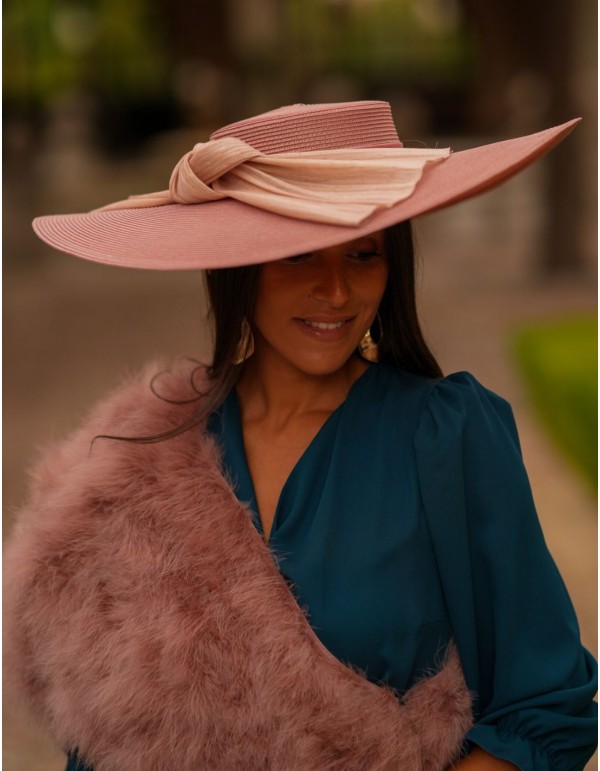 Nude knotted guest pamela