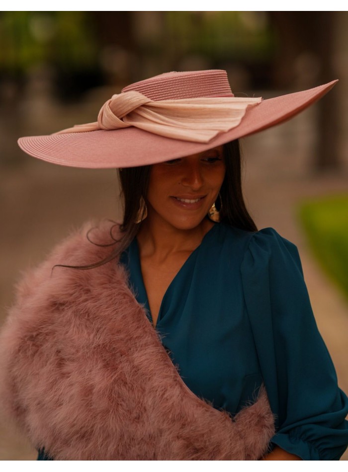 Nude knotted guest pamela