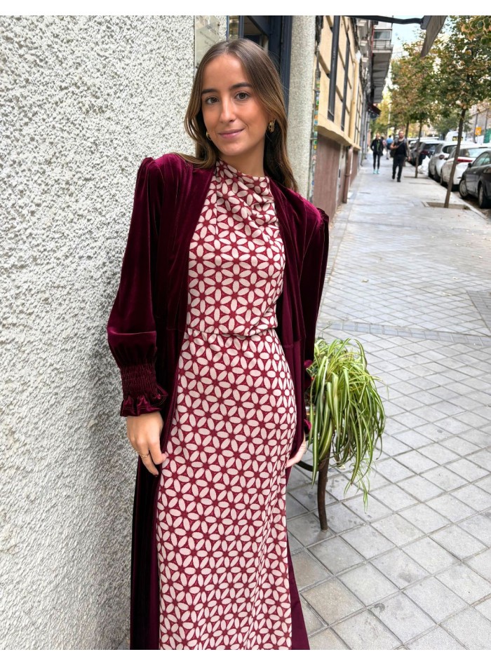 Kimono de invitada de terciopelo granate