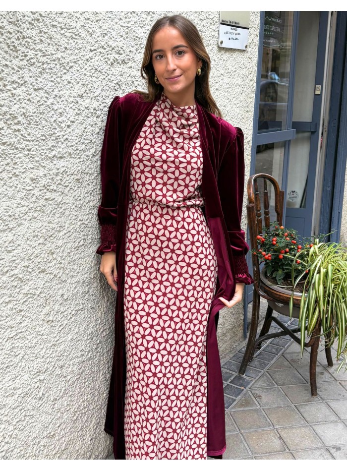 Kimono de invitada de terciopelo granate