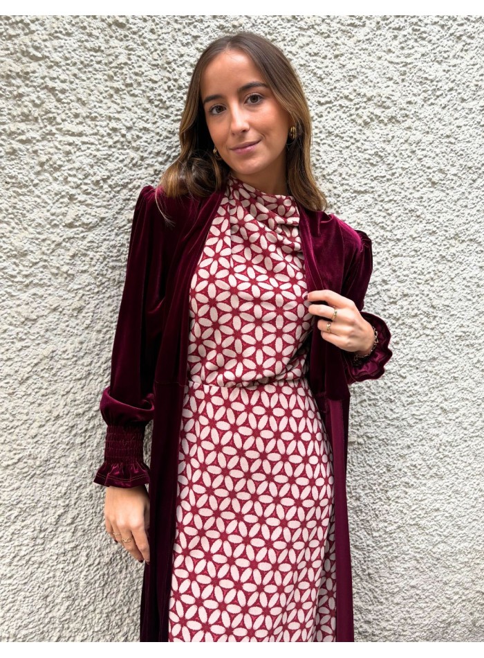 Kimono de invitada de terciopelo granate