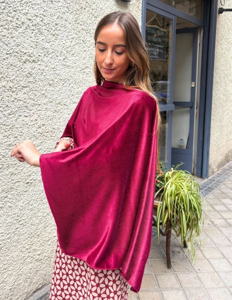 Capa de invitada de terciopelo granate