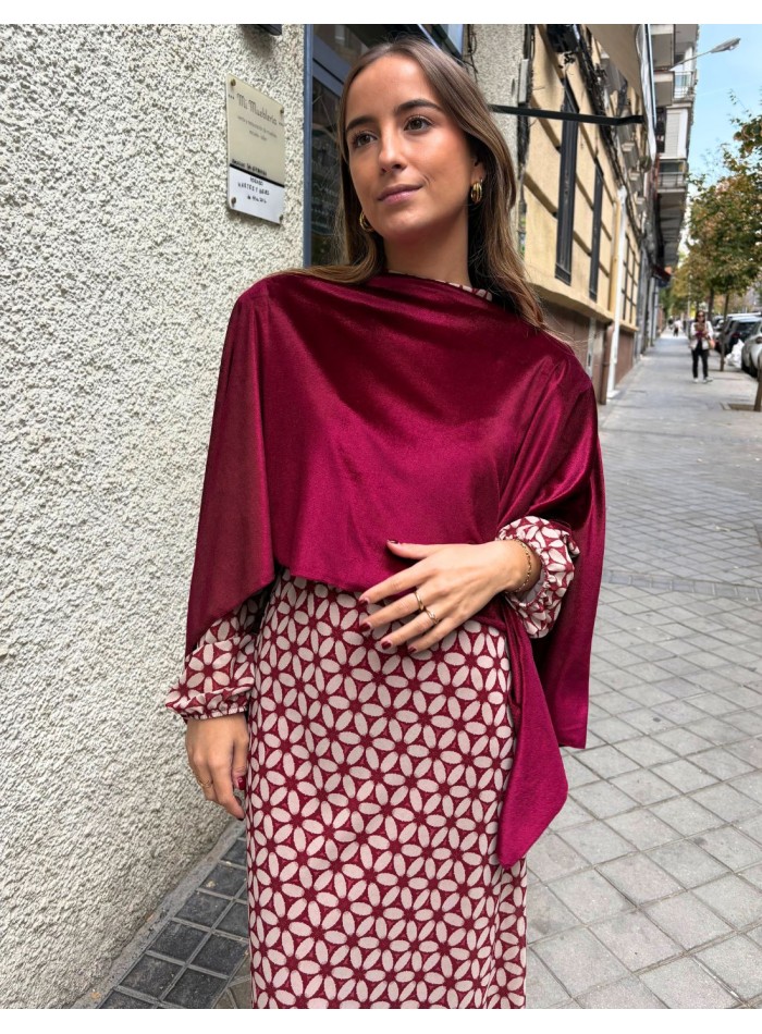 Cape d'invité en velours grenat