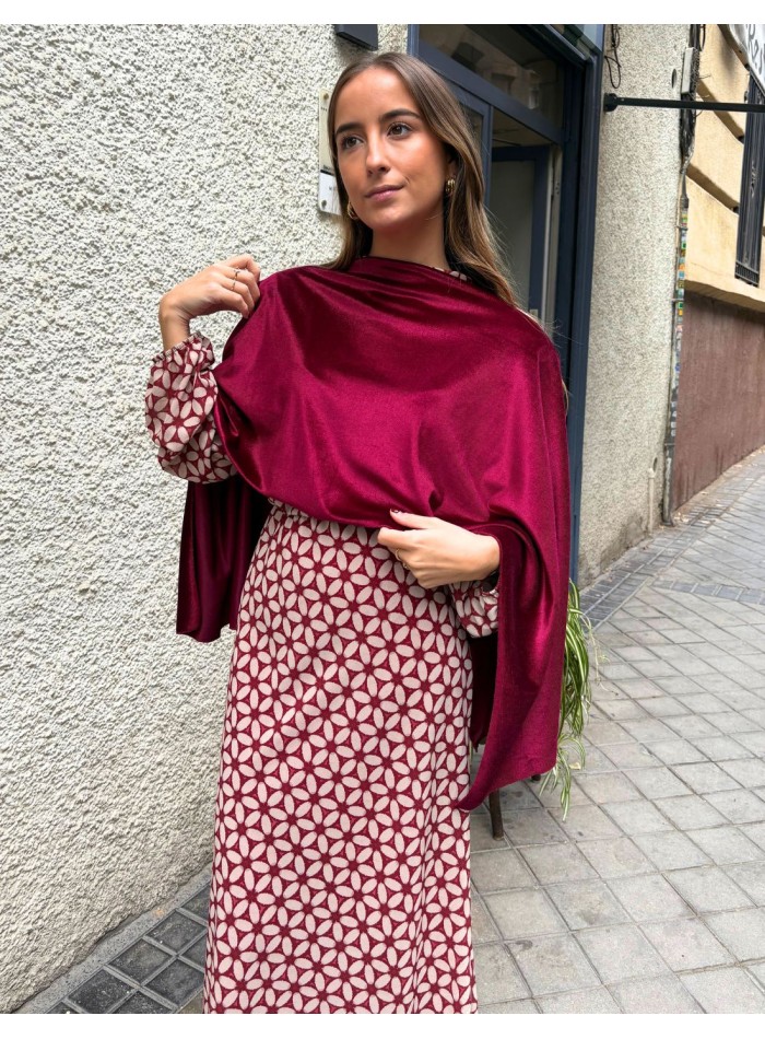 Capa de invitada de terciopelo granate