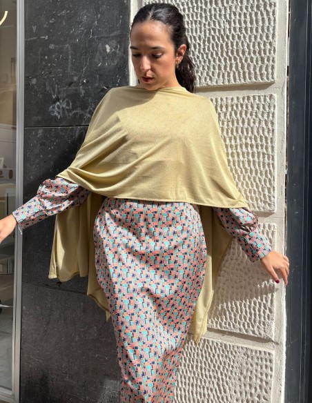 Short gold party cape with glitter