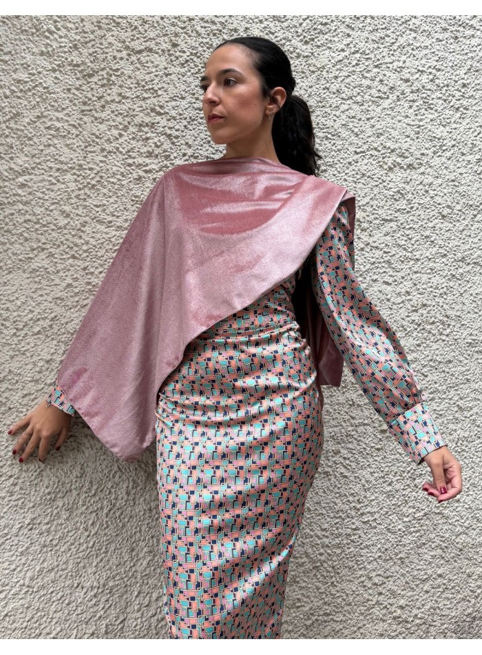 Cape courte d'invité en velours rose avec...