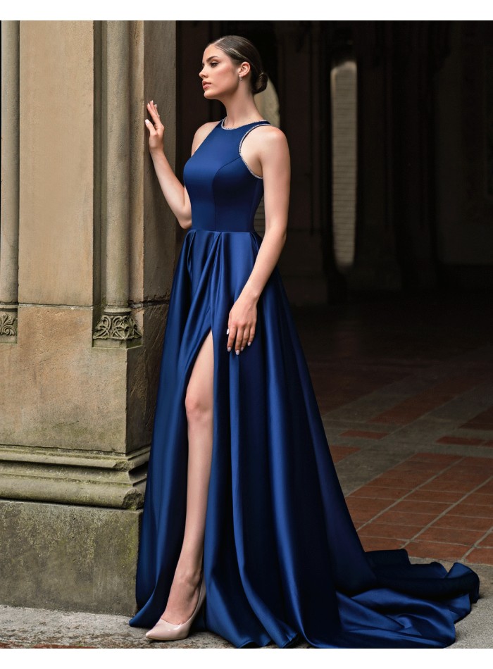 Vestido largo de fiesta escote halter con adorno pedrería