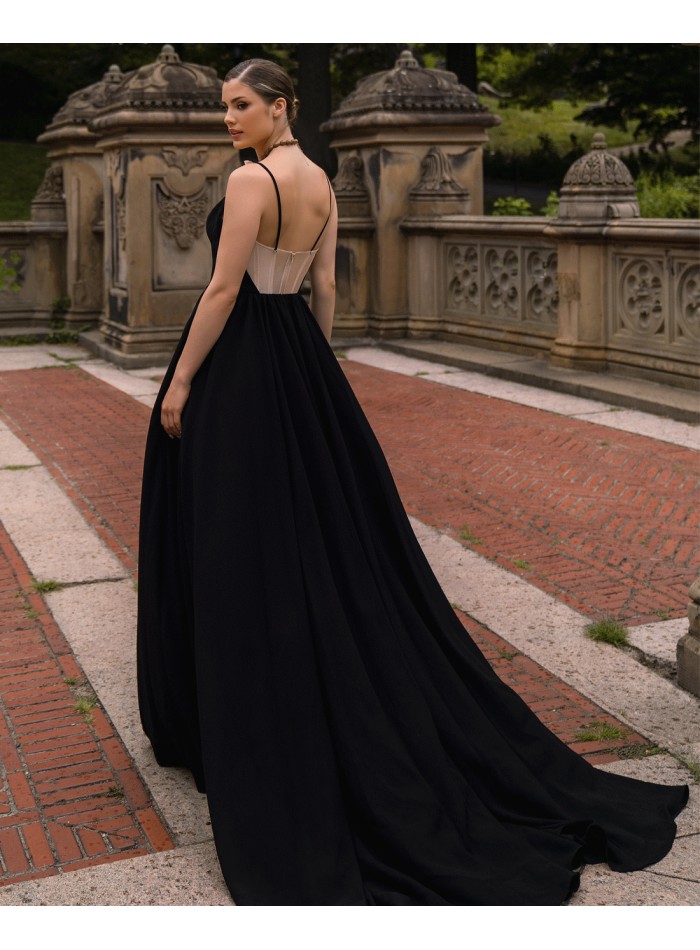 Vestido de fiesta largo con escote floral y cuerpo efecto corset para galas