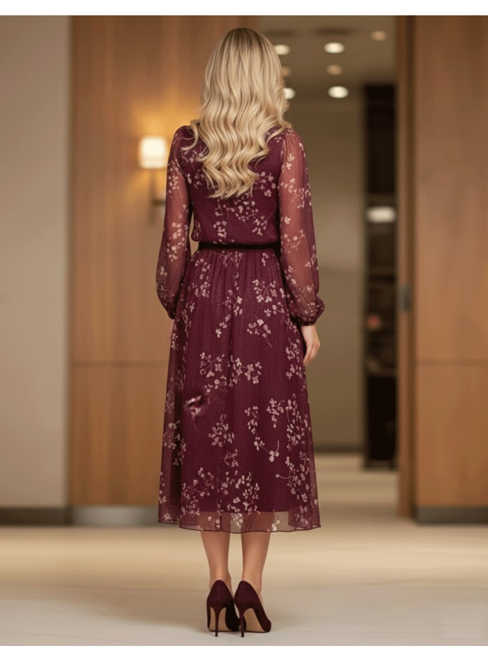 parte trasera del Conjunto de dos piezas con estampado floral de color granate