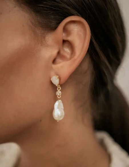 Boucles d'oreilles pendantes avec zircon et perle