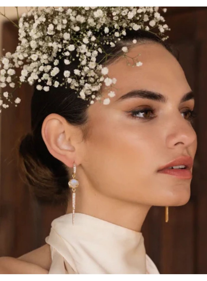 Pendientes con piedra lunar y barra de circonitas