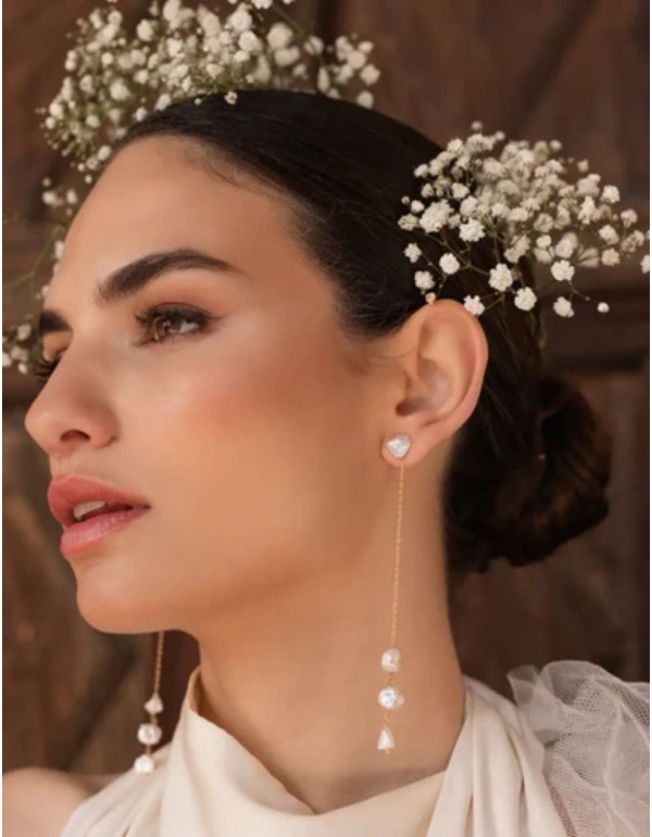 Earrings with fine chain and irregular pearls 2