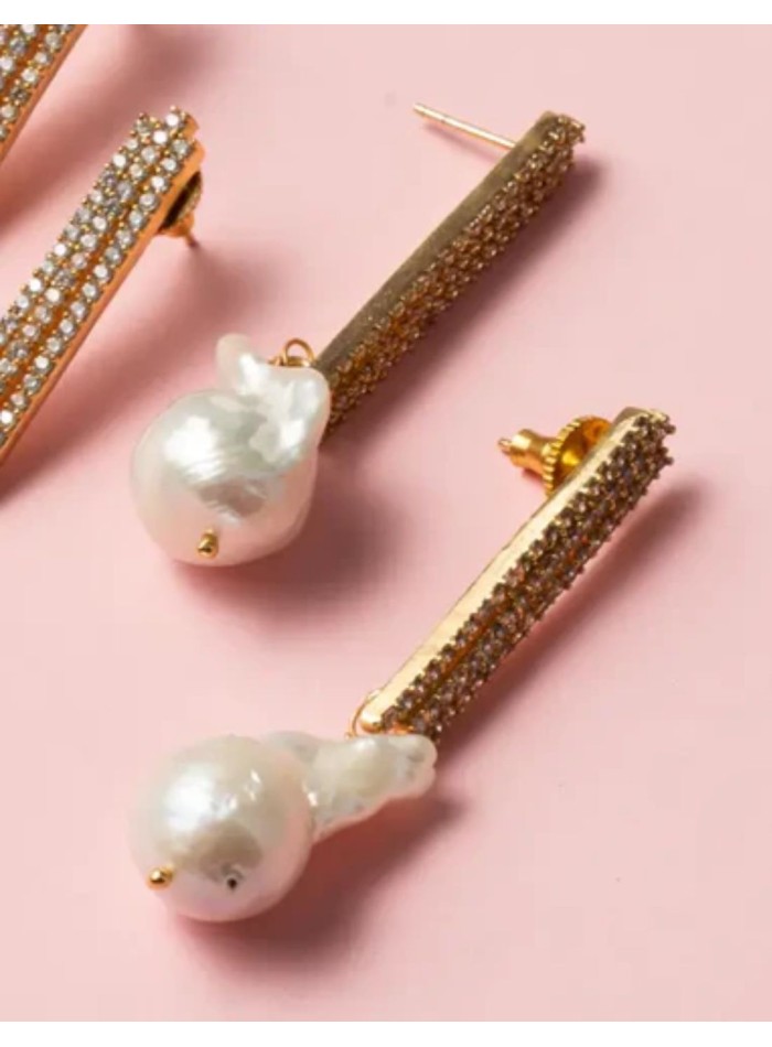 Pendientes de hileras de circonitas rematados con perla