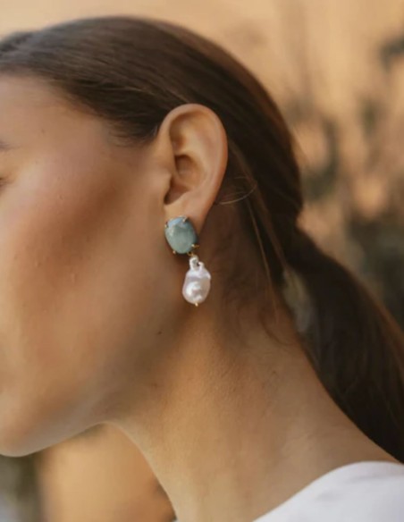 Pendientes con piedra azul turquesa y perla