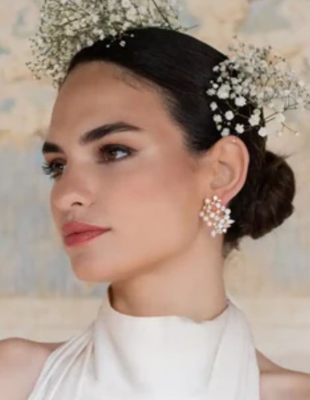 Pendientes de perlas con destellos de circonitas en forma de flor Pendientes de perlas con destellos de circonitas en forma de flor