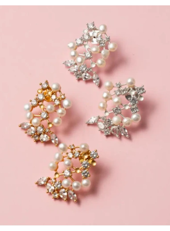 Pendientes de perlas con destellos de circonitas en forma de flor