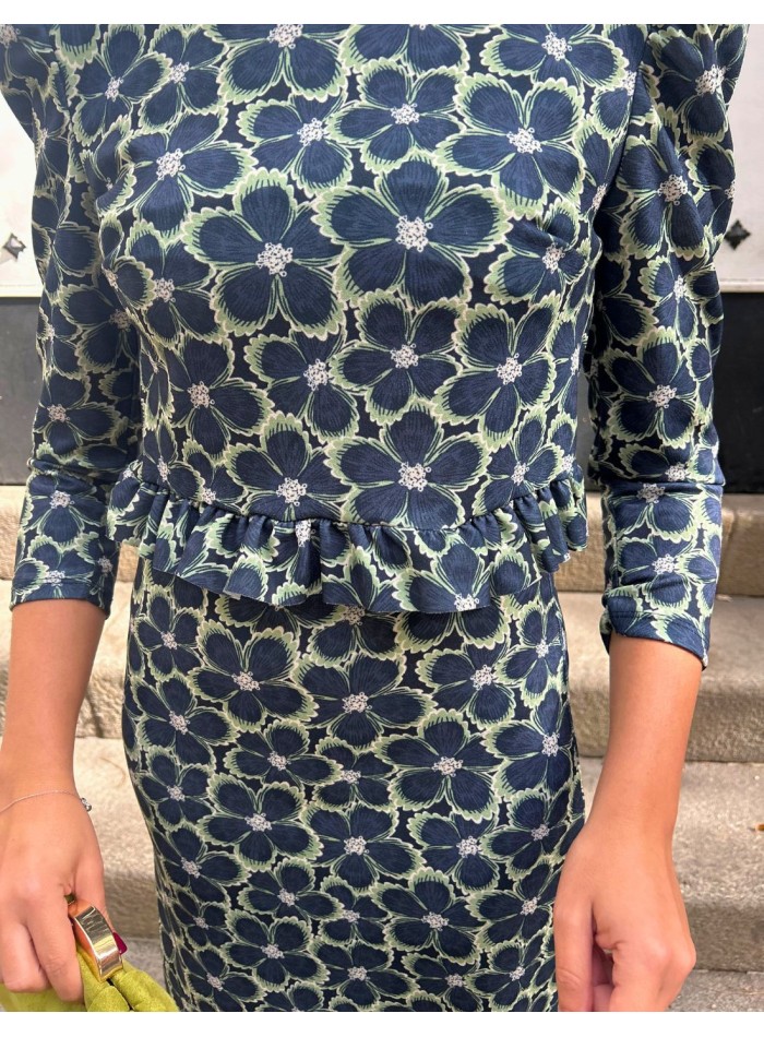 Conjunto de top y falda con estampado de flores azul