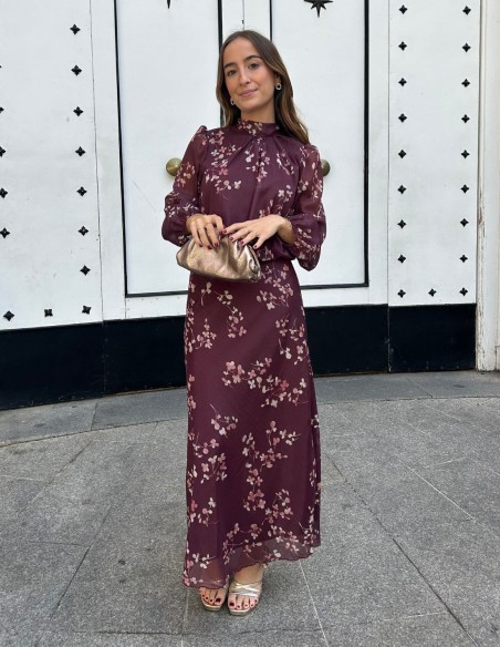 Tenue d'invité avec imprimé marron et tissu pailleté