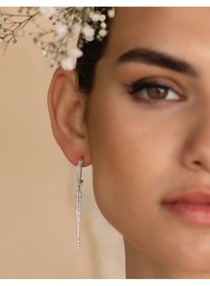 Pendientes en plata con piedra lunar y circonitas