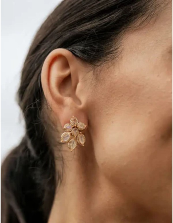 Pendientes con diseño de flor con perlas y circonitas 2