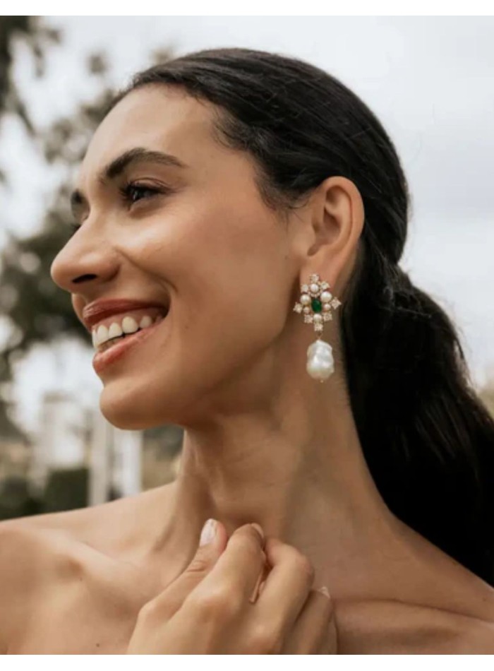 Long earrings with stone, zirconia and pearl