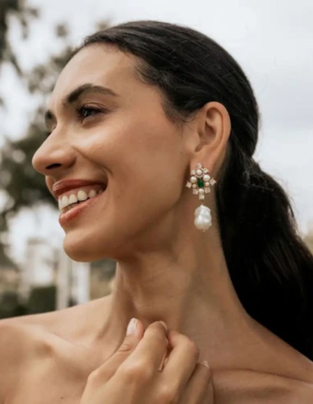 Long earrings with stone, zirconia and pearl