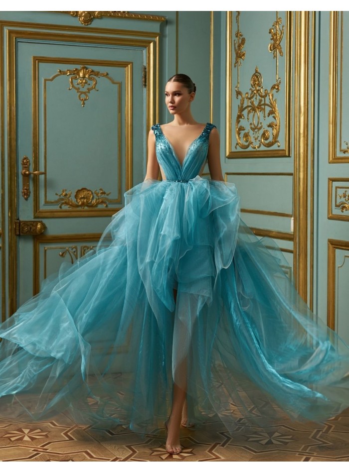 Vestido de fiesta de organza turquesa con bordado de pedrería para galas