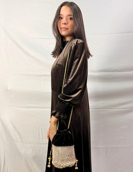 Brown velvet bonbonniere with pearls and golden details