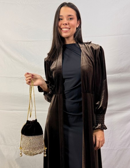 Brown velvet bonbonniere with pearls and golden details