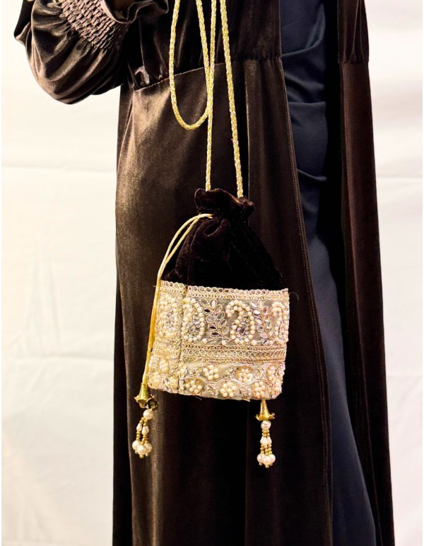 Brown velvet bonbonniere with pearl and rhinestone detailing 2