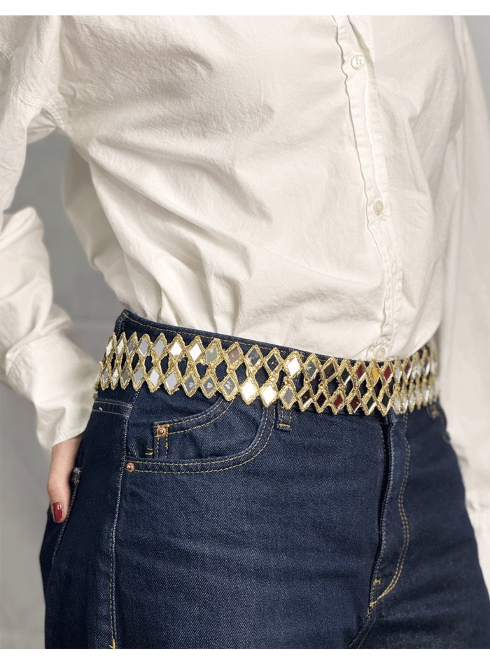 Gold belt with rhombus-shaped crystals