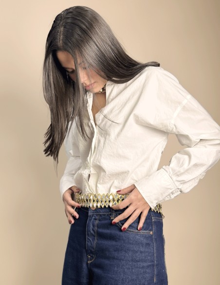 Ceinture dorée avec cristaux en forme de diamants