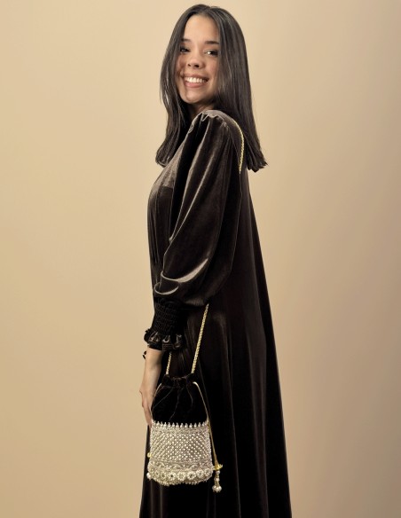 Brown velvet bonbonniere with pearls and golden details