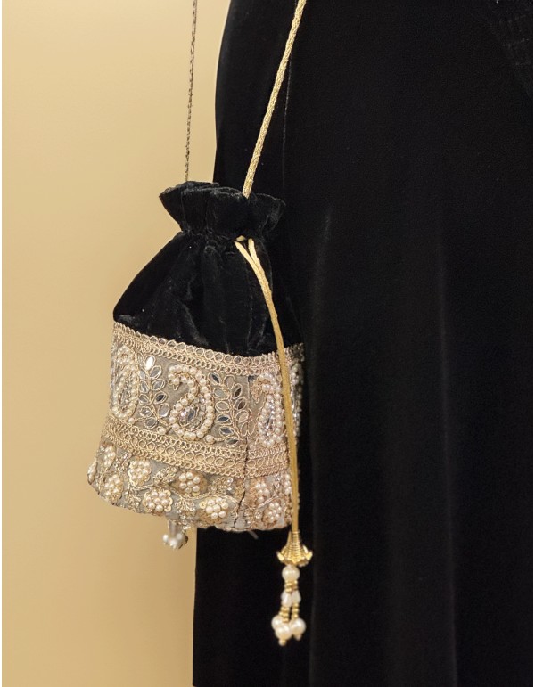 Black velvet bonbonniere with rhinestones and pearls