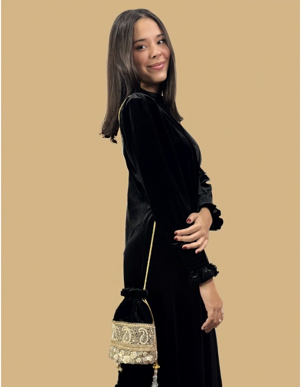 Boîte en velours noir avec strass et perles 2