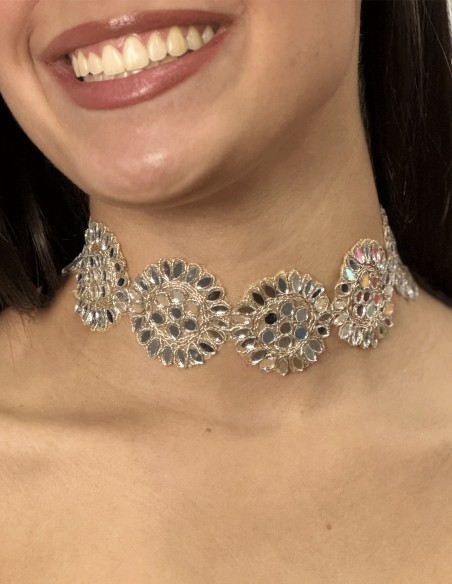 Flower choker with silver rhinestones