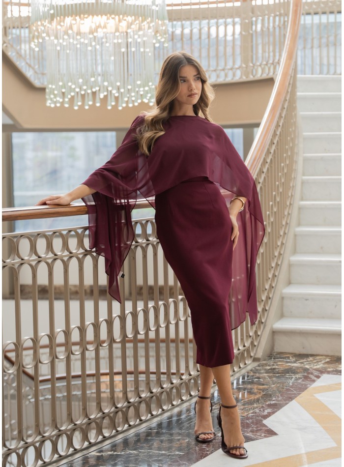 Vestido midi con escote asimétrico burdeos y...
