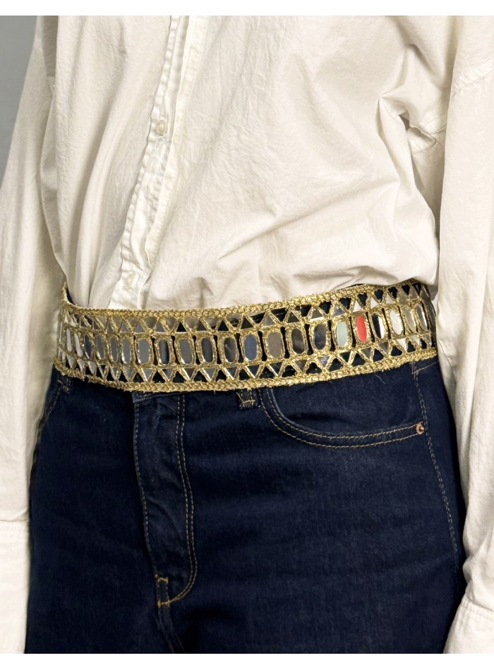 Wide belt with adjustable mirrors