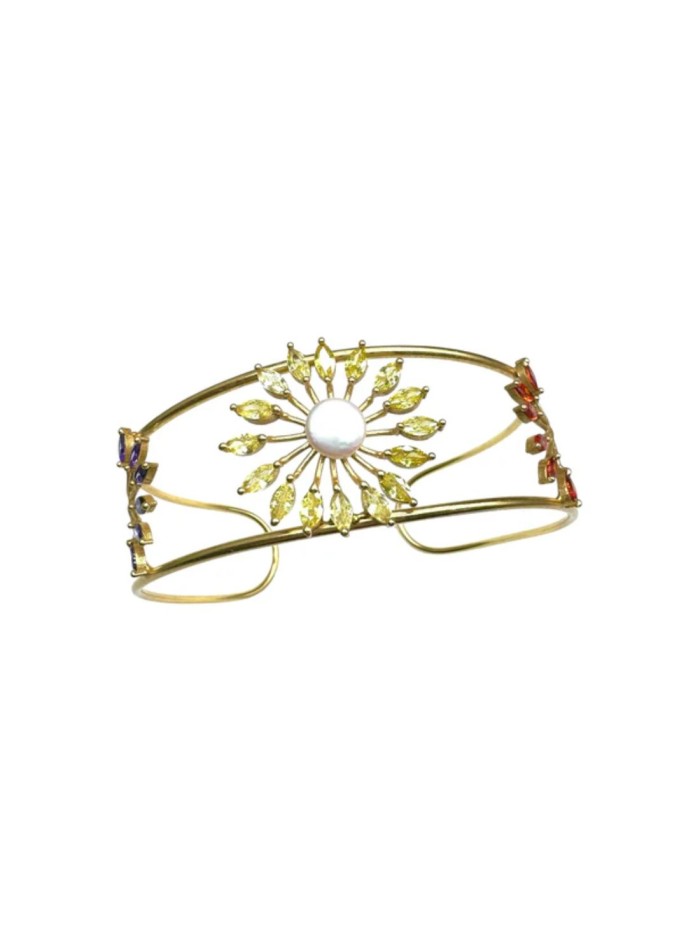 Adjustable choker with zirconia star details