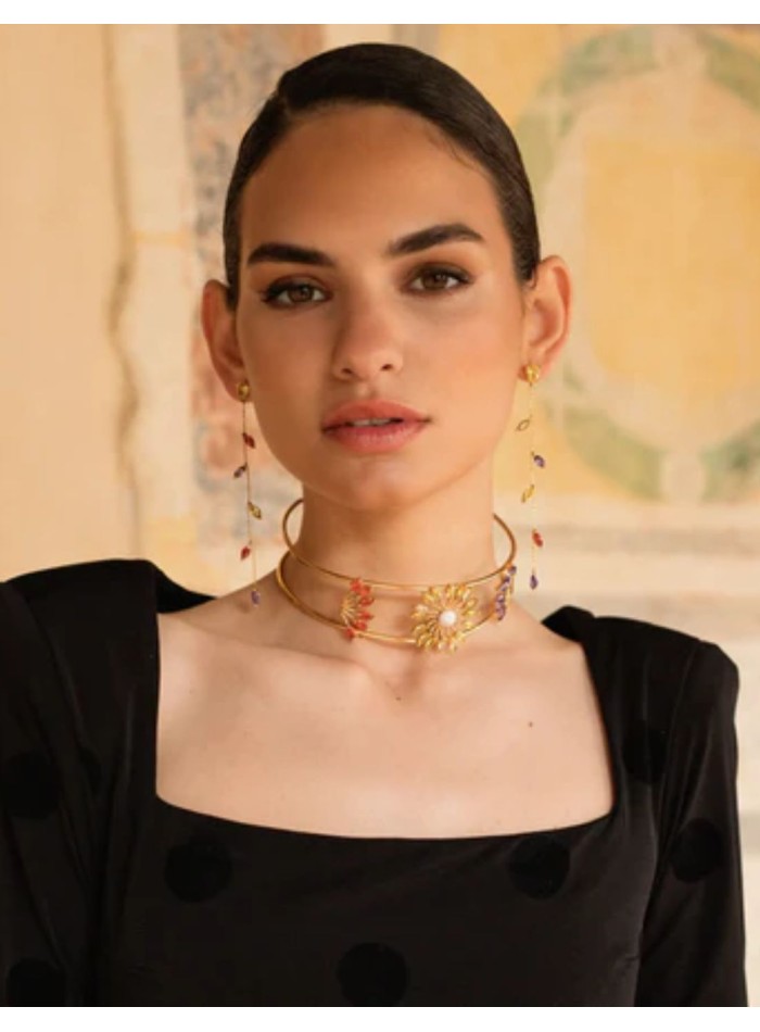 Choker ajustable con detalles de estrellas con circonitas