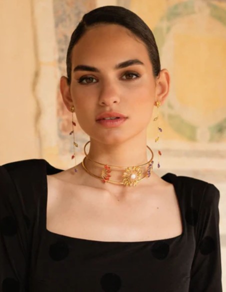 Choker ajustable con detalles de estrellas con circonitas