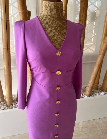Elegant midi dress with gold buttons and fitted cut