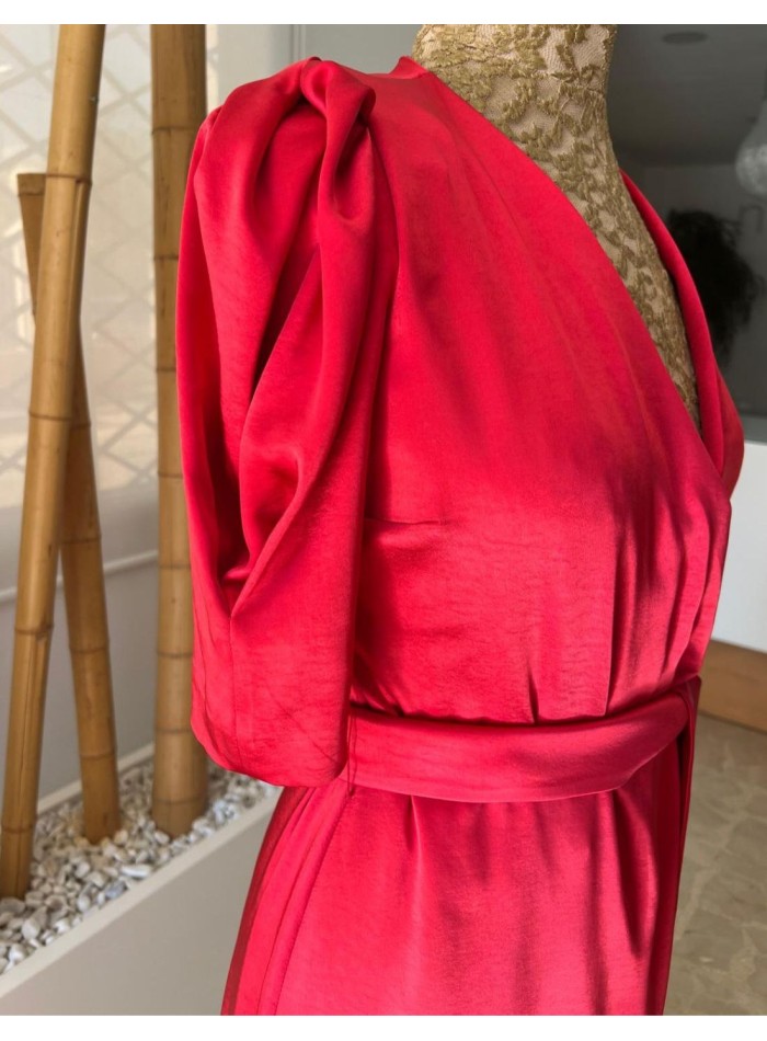 Robe d'invité longue avec décolleté en V et...