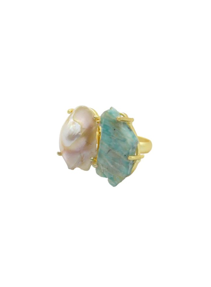 Gold ring with baroque pearls and natural...