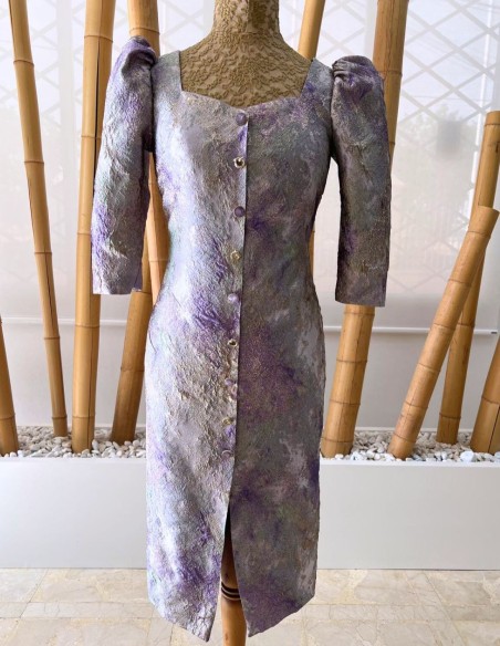 Vestido recto de jacquard con botones dorados y cinturón a juego para bautizos