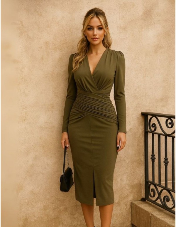 Robe midi en maille avec encolure croisée