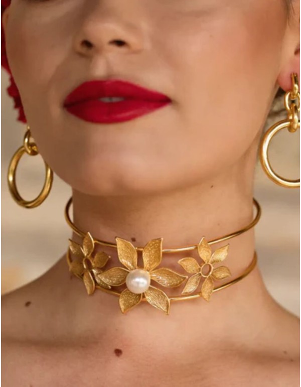 Choker rígido con diseño de flores y perla 2