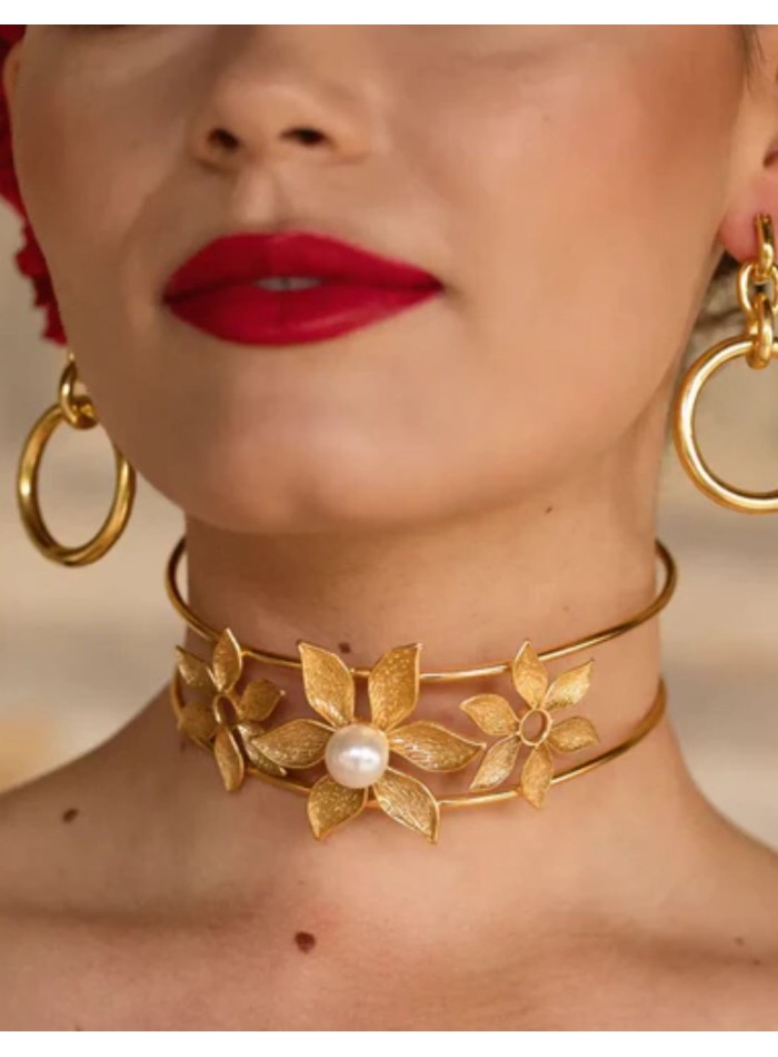 Tour de cou rigide avec motif de fleurs et de...